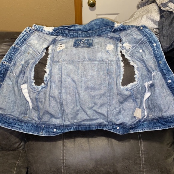 Vanity Vest - Picture 3 of 3